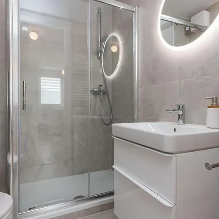 Modern And Comfortable Apartment In Zadar Exterior photo